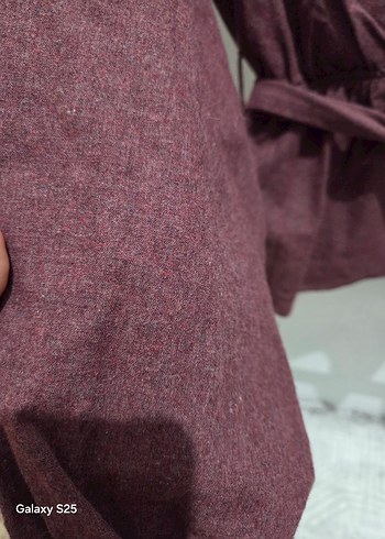 Kemerli Bordo Süet V Yaka Bluz - Görsel 7