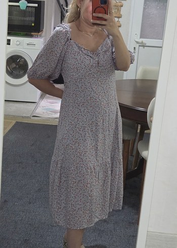 Turuncu Çiçekli Mavi Elbise - Görsel 4