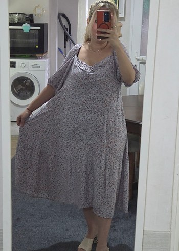 Turuncu Çiçekli Mavi Elbise - Görsel 3