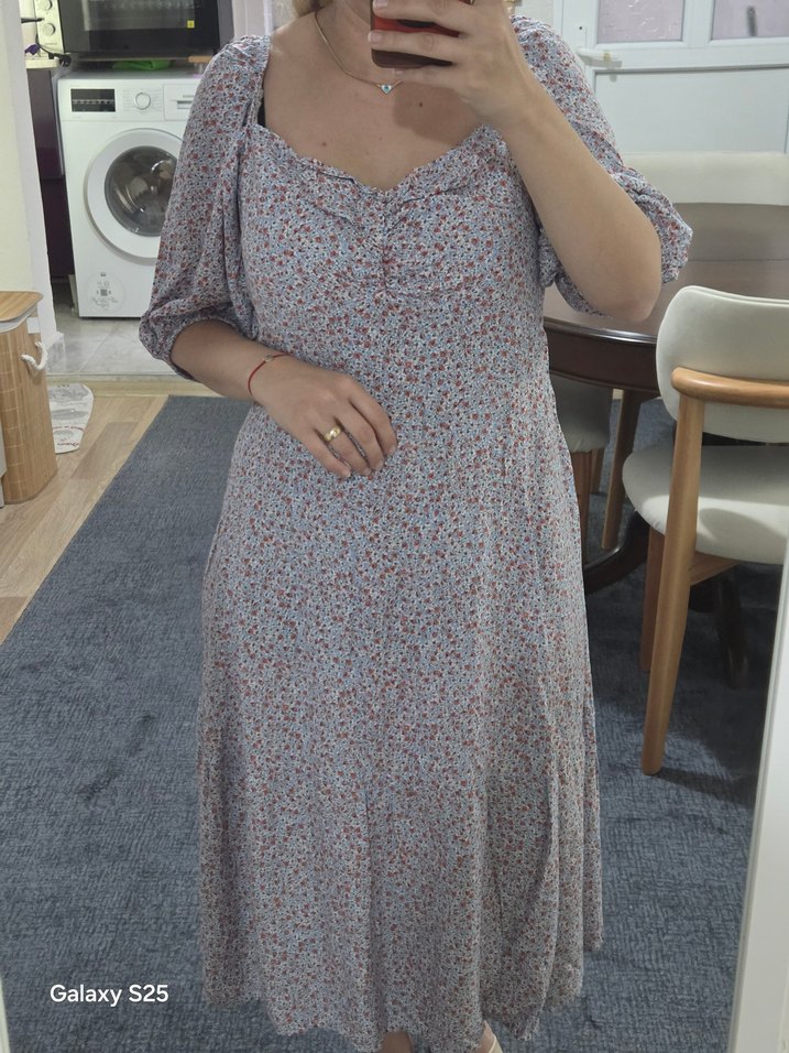 Turuncu Çiçekli Mavi Elbise - Görsel 2