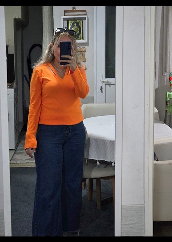 Turuncu V Yaka Kadın Triko - Görsel 3