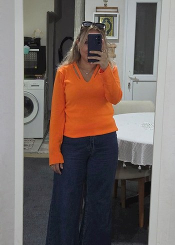 Turuncu V Yaka Kadın Triko - Görsel 4