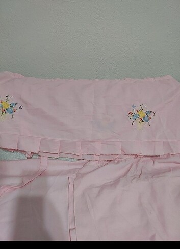 Pembe Mutfak Perdesi