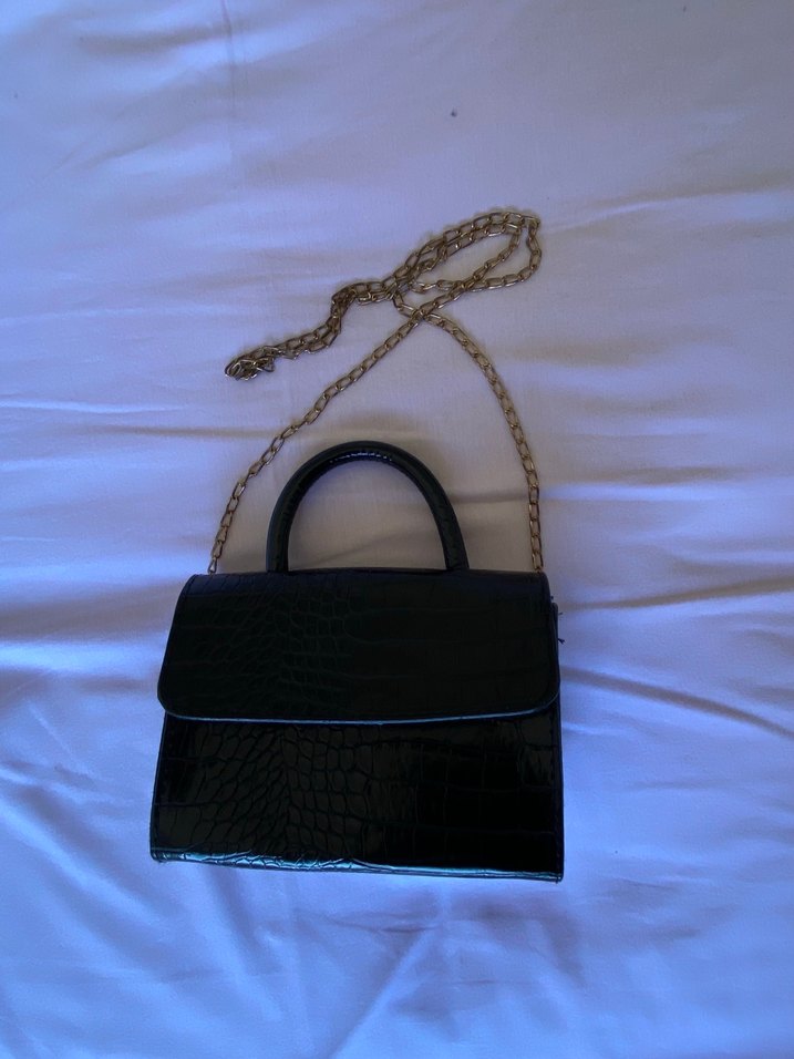 Zincir Detaylı Siyah Yılan Derisi Desenli Deri Çanta - Görsel 2
