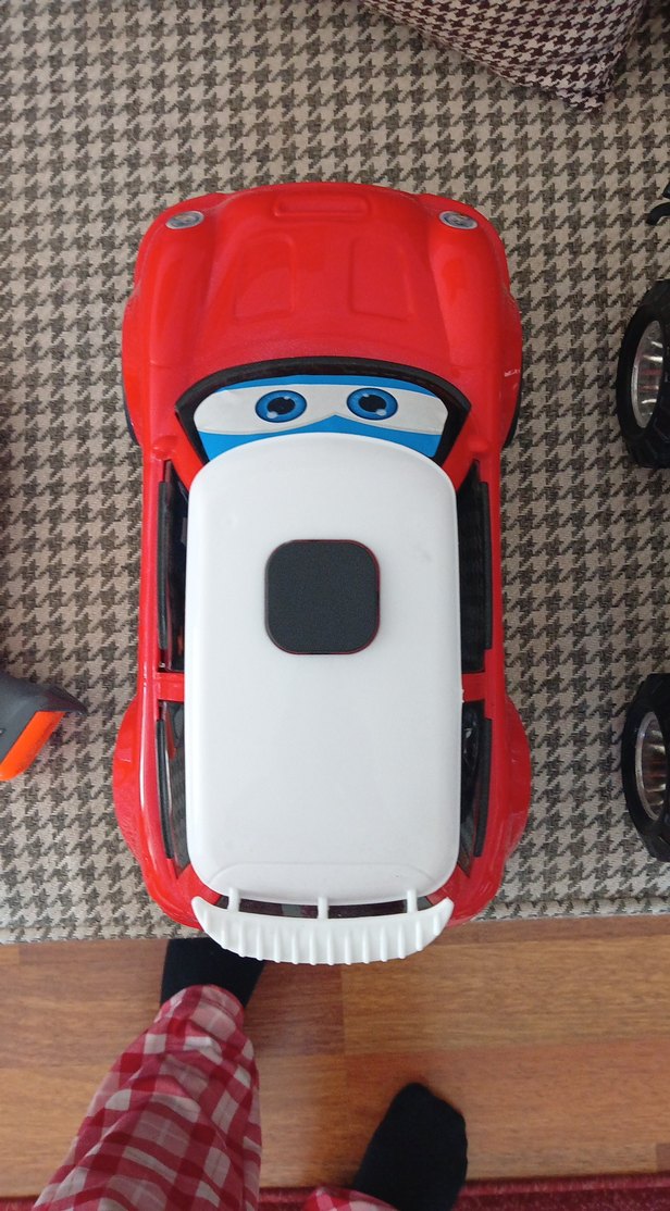 Kırmızı Oyuncak Araba ve nörf tabanca - Görsel 2