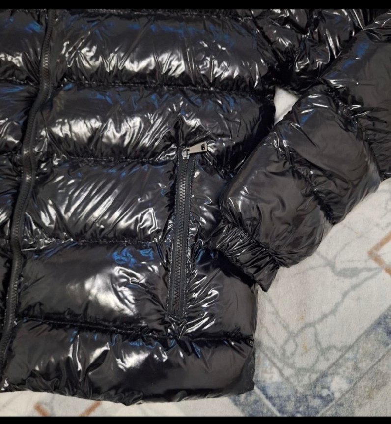 Erkek Siyah Kapüşonlu Parlak Mont - Görsel 3