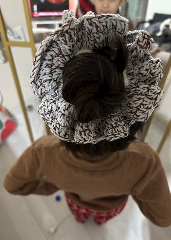 Örgü Kumaş Fırfırlı Saç Tokası - Görsel 4