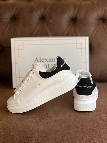 38 Beden Alexander McQueen