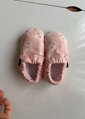Pembe Bağcıklı Kız Bebek Ev Ayakkabısı