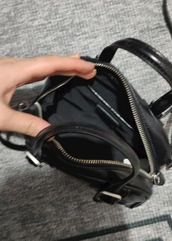 Siyah Deri Tokalı Kadın Çantası - Görsel 3