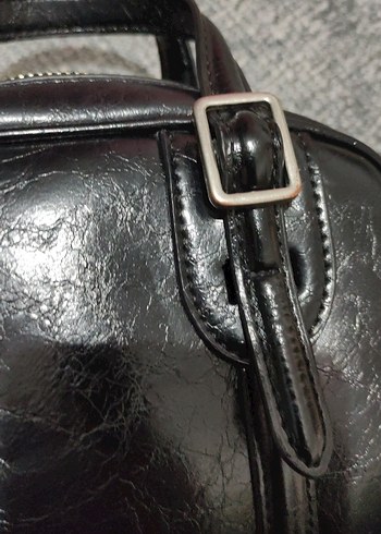 Siyah Deri Tokalı Kadın Çantası - Görsel 2