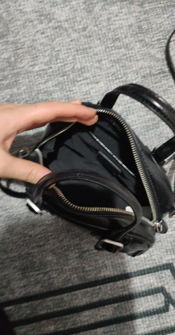 Siyah Deri Tokalı Kadın Çantası - Görsel 3