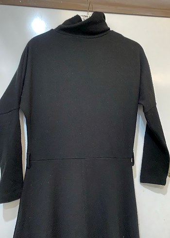 Siyah Uzun Kollu Yüksek Yakalı Uzun Elbise - Görsel 2