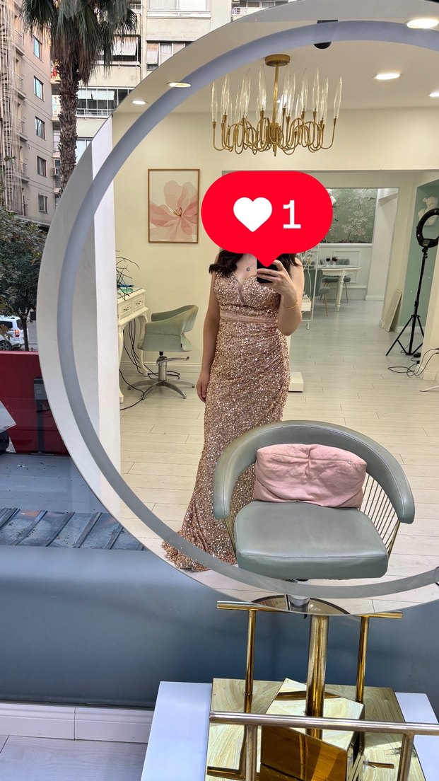 Altın Renkli Payetli Uzun Abiye Elbise - Görsel 4