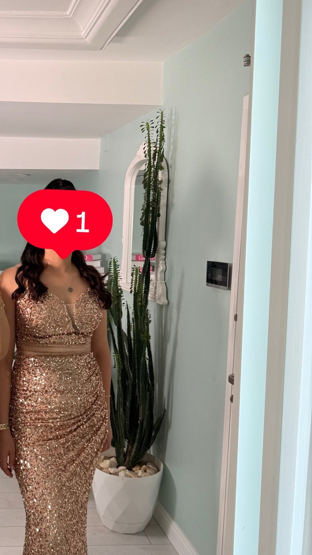 Altın Renkli Payetli Uzun Abiye Elbise - Görsel 3