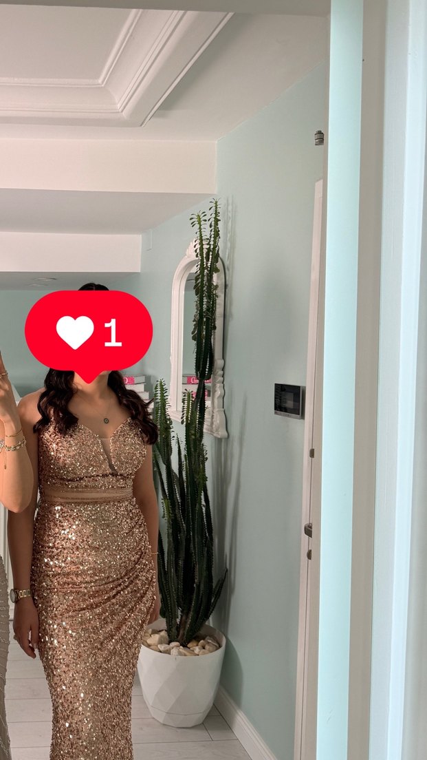 Altın Renkli Payetli Uzun Abiye Elbise - Görsel 2