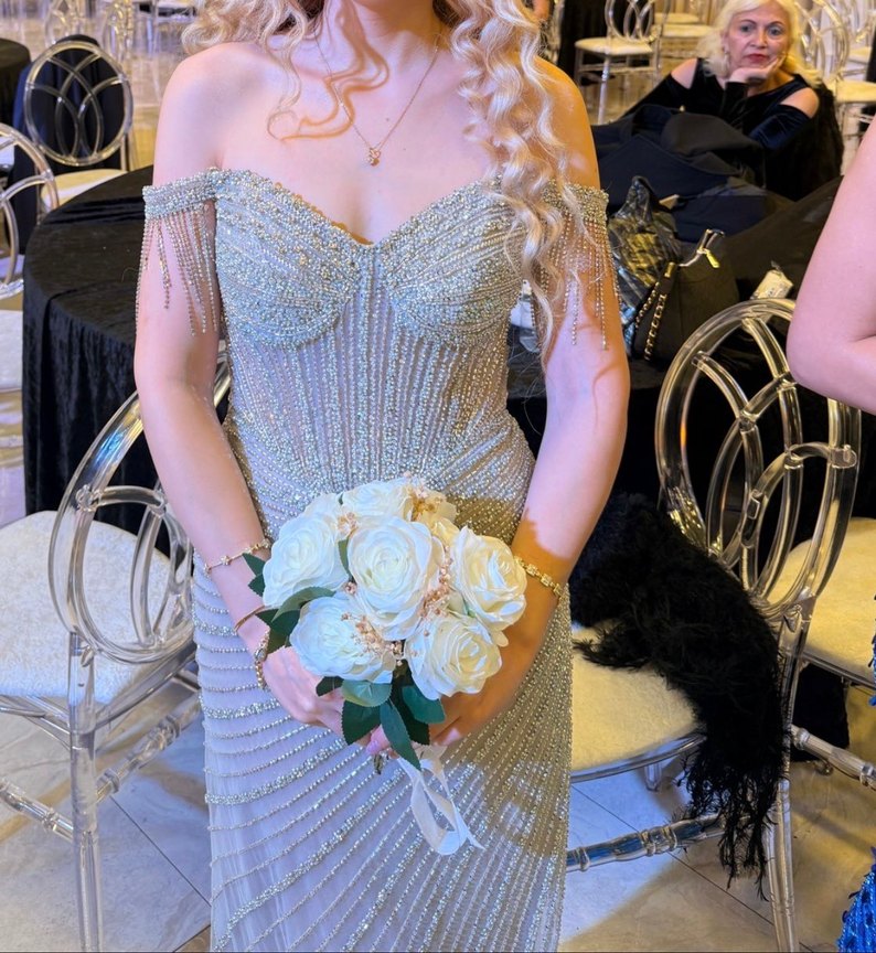 Boncuk İşlemeli V Yaka Uzun Abiye Elbise - Görsel 2