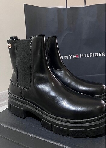 40 Beden siyah Renk Tommy Hilfiger