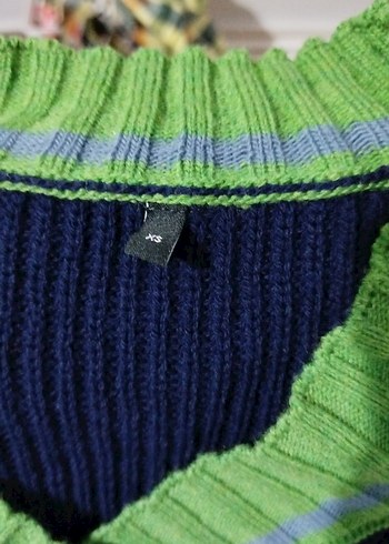 V Yaka Yeşil Detaylı Kadın Triko Kazak - Görsel 2