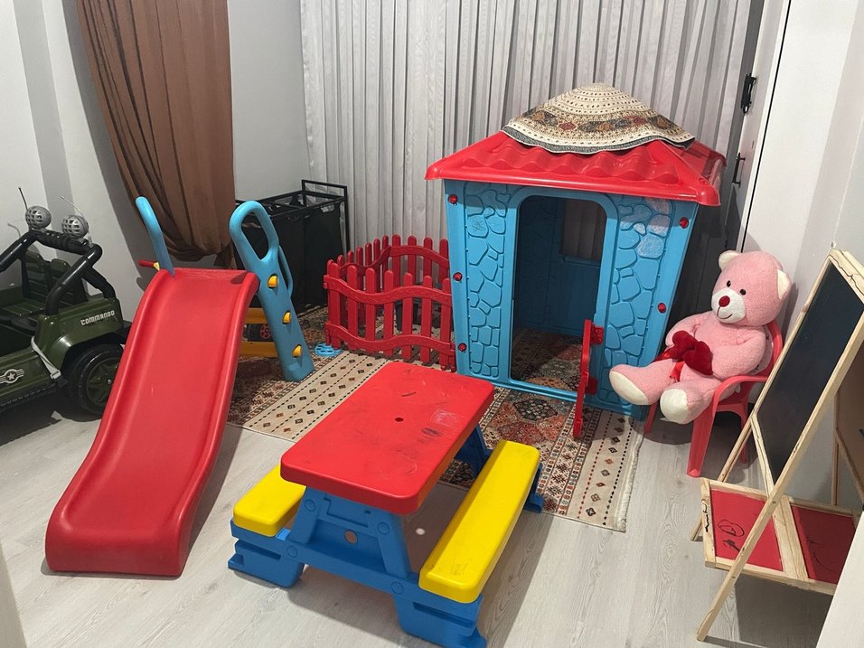 Renkli Çocuk Oyun Masası ve Bankı - Görsel 2