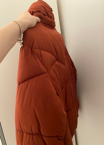 Bershka L beden Kiremit Rengi şişme mont - Görsel 3