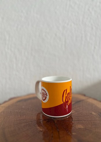 Güral Porselen Galatasaray Temalı Kırmızı Renkli Kupa