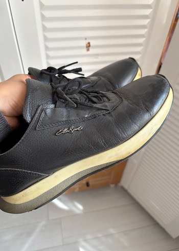 Elle Sehir Stiline Uygun Siyah Deri Sneaker Elle Marka