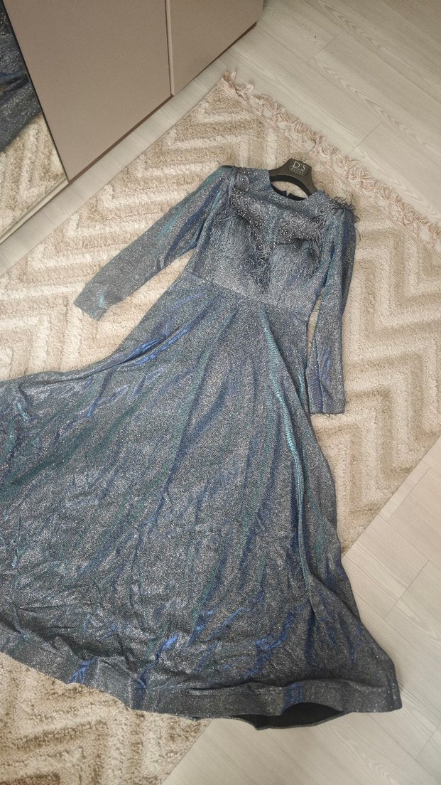 işlemeli vatkalı simli abiye - Görsel 2