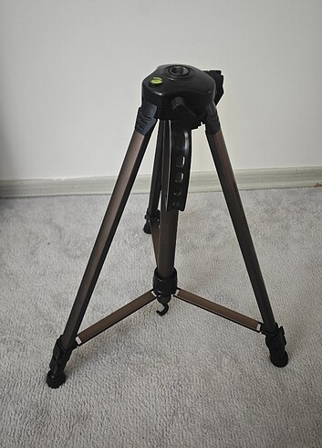 Addison Tripod