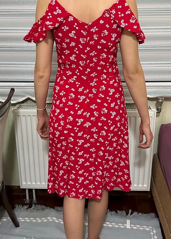 Kırmızı Çiçekli Volanlı Midi Elbise - Görsel 2