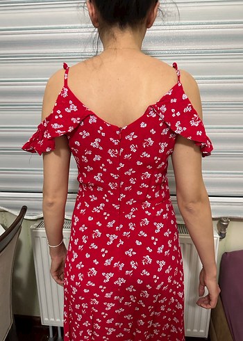 Kırmızı Çiçekli Volanlı Midi Elbise - Görsel 3
