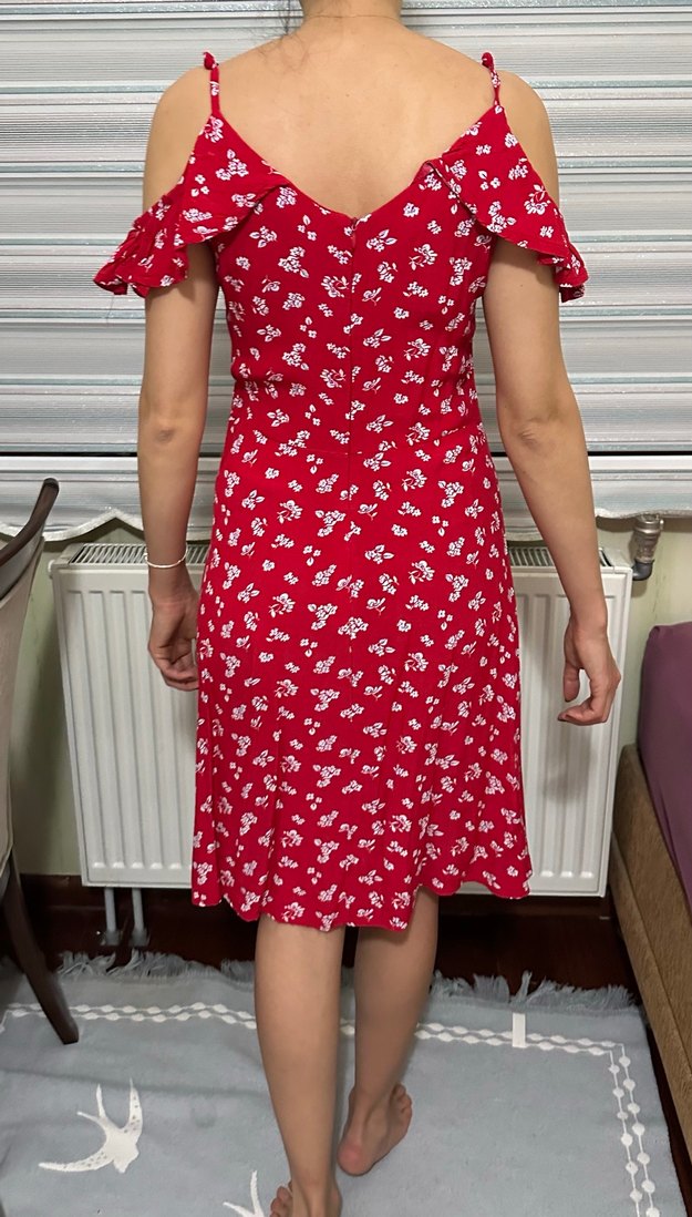 Kırmızı Çiçekli Volanlı Midi Elbise - Görsel 2