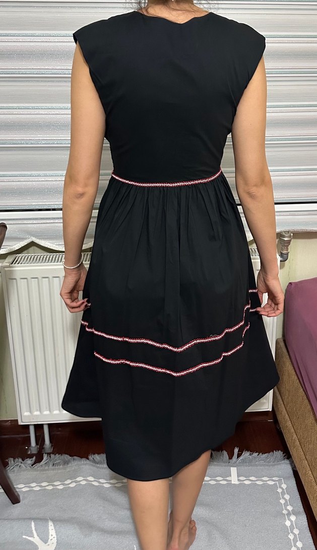 Siyah V Yaka Nakışlı Uzun Bohem Elbise - Görsel 2