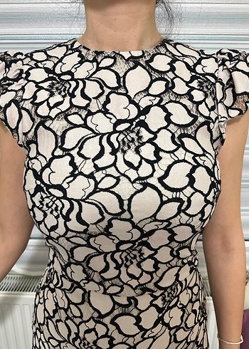 Dantel Detaylı Midi Midi Beyaz V Yaka Elbise - Görsel 3