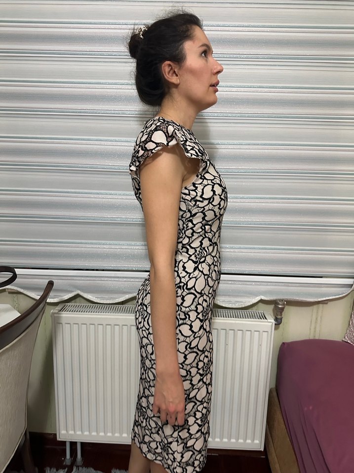 Dantel Detaylı Midi Midi Beyaz V Yaka Elbise - Görsel 4