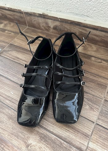 Siyah Rugan Stradivarius Tokalı Kadın Babet