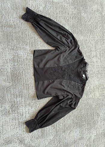 xs Beden İpekyol Dantel Detaylı Siyah Gotik gömlek