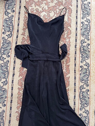 xs Beden siyah Renk Zara saten yandan yırtmaçlı tulum