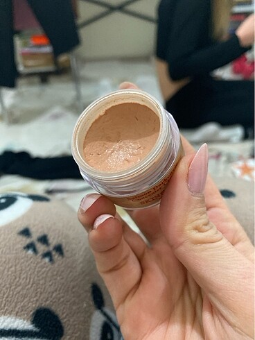 Skinfood salmon concealer