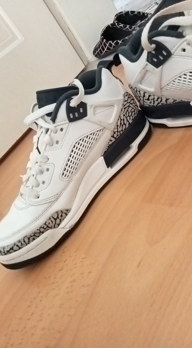 Yılan Desenli Beyaz Spor Ayakkabısı - Görsel 2