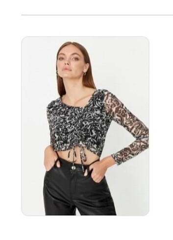 Crop önü büzgülü