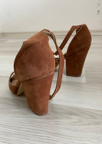 Tarçın Süet Kadın Topuklu Ayakkabı - Görsel 2