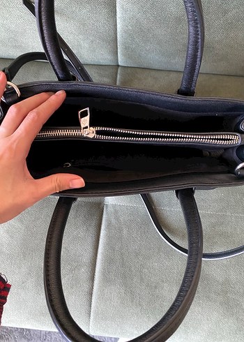 Kadın Siyah Deri Fermuarlı İş Çantası - Görsel 4