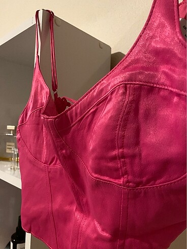 Bershka korse görünümlü üst