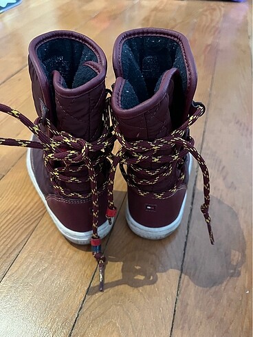 27 Beden Tommy Hilfiger yağmıur botu