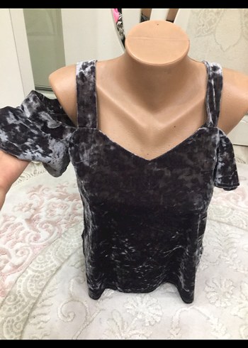 Gri Batik Desenli Omuzları Açık Bluz - Görsel 4