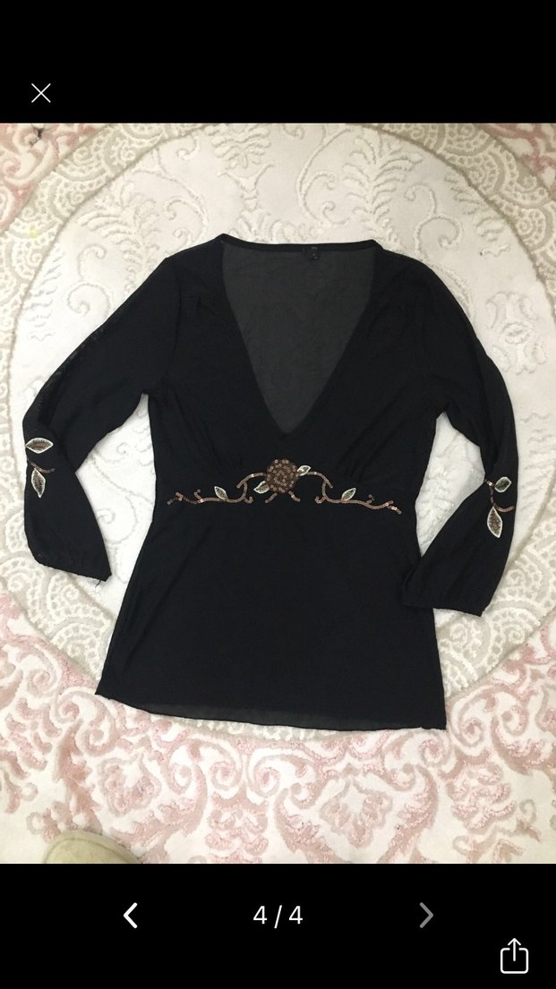 İnce İşlemeli Siyah V Yaka Uzun Kollu Bluz - Görsel 4