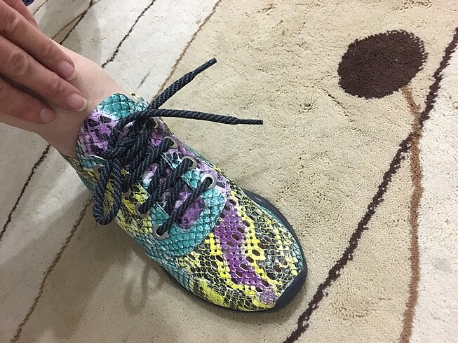 Adidas Renki spor model ayakkabı
