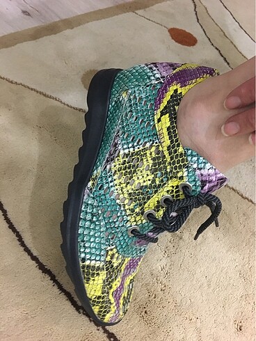 Renki spor model ayakkabı