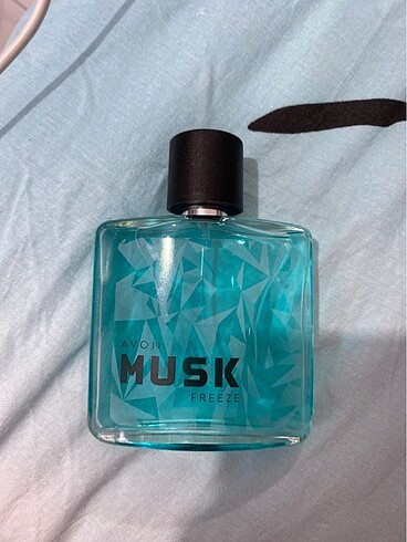 Avon musk mavi